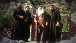 Ο χριστός δοξάζει (θεώνει) τους αγίους του και αυτοί δοξάζουν την εκκλησία του ως γνήσια μέλη του. Agios Efraim Katoynakiwths O Ay8entikos Didaskalos Ypakohs Kai Proseyxhs Orthodoxia Online