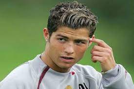 Удлиненный полубокс — первая прическа роналду. Image Result For Cristiano Ronaldo Messy Top Hairstyle Krishtianu Ronaldu Pricheski Ronaldu