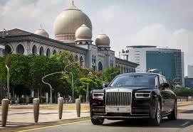 The rolls royce phantom is the kind of car that makes you want to announce your presence to the world, to say 'stop what you're therefore, it is a natural alternative that you rent the rolls royce phantom for your use here in malaysia. New Rolls Royce Phantom Makes Exclusive Malaysian Debut Firstclasse