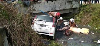 Check spelling or type a new query. Berita Kereta Bawa Pm Terbabas