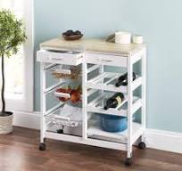 Home Basics Chariot de cuisine à roulettes verrouillables - Blanc avec  dessus en chêne MDF, 2 tiroirs, 3 paniers métalliques, 2 étagères à vin et  ...