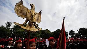 Pada tanggal 8 februari 1950 rancangan lambang pancasila negara yang dibuat oleh menteri negara ris. Bendera Merah Putih Diusulkan Ditambah Lambang Pancasila News Liputan6 Com