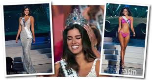 Tras convertirse en señorita colombia participó en miss universo 2010, haciendo parte de las quince semifinalistas y ocupando el doceavo lugar. Miss Universe Paulina Vega Swimsuit Photos Evening Gown And National Costume