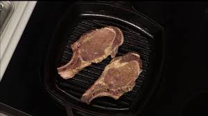 Dredge each pork chop into the flour mixture to coat evenly. Lunchbreak Chef John Manion Prepares Thin Cut Pork Chops Wgn Tv
