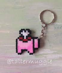 Llavero Creado Con Hama Beads Inspirado En El Juego Among Us Su Tamano Es De 4x4 Cm Todos Nuestros Productos Estan Re En 2020 Llaveros Hama Beads Calaveras Pintadas