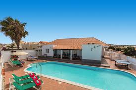 Who Fancies Some Last Minute Wintersun Villa Esmeralda In Fuerteventura Is A Spacious 5 Bedroom Villa With A Large Swimming Fuerteventura Villa Plus Villa