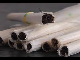 Listen to cigarros com café | soundcloud is an audio platform that lets you listen to what you love and share the stream tracks and playlists from cigarros com café on your desktop or mobile device. Especialistas Alertam Que Um Cigarro De Palha Pode Equivaler Ate Tres Cigarros De Papel Youtube