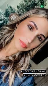 Microblading my eyebrows with @zullylopezesthetic , I get so many questions  about microblading since a I’ve done it for years. Hope to answer all  questions here ⬇️,