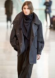 Christophe Lemaire Fall Winter 2014 15 Women S Presentation At La Maison De La Radio Paris Fashion Raincoat Jacket Christophe Lemaire
