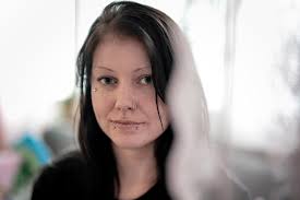 Stella, 25, tappade kontrollen över nätshoppingen: ”Alla pengar gick till  Klarna”