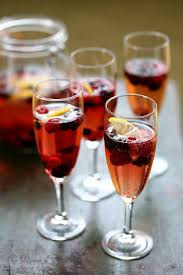 Cocktail Champagne Fruits Rouges Un Dejeuner De Soleil Cocktails Champagne Recettes De Cuisine Soupe Champagne