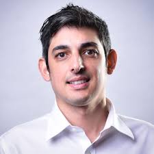 Dr David Nestor of TC Smiles