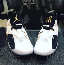 Discover what clothes lamarcus aldridge is wearing. Sneaker News On Twitter Lamarcus Aldridge With The Air Jordan 33 Drip