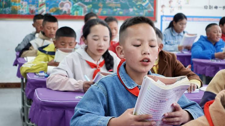 A Tibetan boy's boarding school journey - CGTN