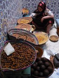 Moroccan Woman Separating Argan Nuts For Argan Oil Production Maroc Desert Experience Http Www Marocdeserte Moroccan Argan Oil Argan Oil Moroccan Cooking