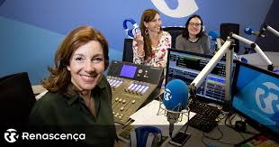 Listen to radio renascenca, portugal radio station. Conheca As Tres Da Manha Que O Vao Acordar As 7 Renascenca V