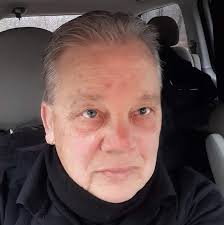 My name is William, Have a blessed Easter everyone 🐇 ☺️ In Happy Moments  Praise Jesus, 😥 In Difficult Moments Seek Jesus, 🤫 In Quiet Moments  Worship Jesus, 😣 In Painful Moments