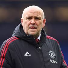 Manchester United fans take the chance to make Steven Gerrard joke after  Mike Phelan news