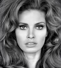 Raquel Welsh.. beautiful woman..❤️