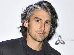 Pin By J B On Hair Grey Hair Young Grey Hair Young Face Brown Hair Boy