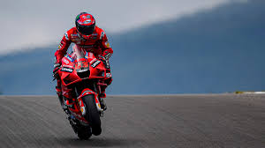 Pramac racing boss francesco guidotti also spoke to dazn on friday, regarding the possibility of waving bagnaia off to the factory team dovizioso, bagnaia or lorenzo. Motogp Gp Portogallo 2021 Analisi Prove Libere Bagnaia Leader Spavento Nakagami Il Ducatista Ha Chiuso In Vetta Alla Classifica Le Pl2 Bene Le Suzuki E Il Rientrante Marquez Mentre Prosegue La