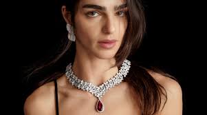 These are the pomegranate-hued jewels we're currently coveting