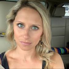 Erin Hewett's Instagram, Twitter & Facebook