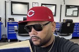 Eyebrow Shaping Near Me in Seattle