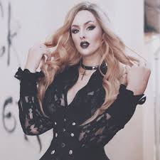 Essa super gata em belo video!! Sabina Antti Missanatomia Instagram Photos And Videos Cosplay Wigs Sabina Fashion