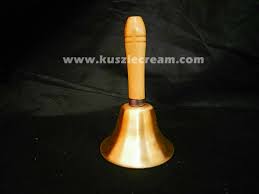 Utk aiskrim ni saya warnakan utk nmpk lebih menarik. Kuszie Cream Pembekal Peralatan Perniagaan Aiskrim