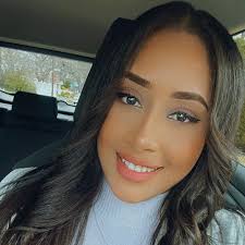 Adelyn Perez's Amazon Page