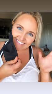 Hair is up and sweatpants are on. 🥳💁‍♀️ I'm taking some much needed time  off and will take a break from FB while I'm off! As always, thanks for  following me on