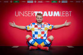 Niakhatés langen einwurf verlängert onisiwo rechts in den strafraum, wo boetius vollkommen frei aus sechs metern zum abschluss kommt. Mainz 05 2019 Lotto Carnival Kit Football Fashion