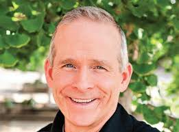 Spectacular Auction Supports Tuition Assistance