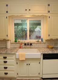 Without the sink lip on the counter, there is nothing to trap food and bacteria around the sink. Pros And Cons Of Farmhouse Sink Vs Undermount Sink In Kitchen
