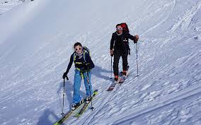 Последние твиты от graham bell (@skigrahambell). Graham Bell Tries Ski Touring With His Daughter