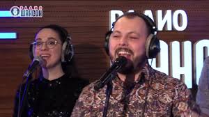 Ярослав сумишевский — действительно народный любимец, есть надежда, что он не заболеет «звездной» болезнью, а будет творчески развиваться, ведь не зря его сравнивают с певцом валерием ободзинским. Yaroslav Sumishevskij Na Radio Shanson Zhivoj Koncert Youtube