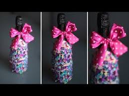 подарок маме на день рождения своими руками легко и быстро Kak Ukrasit Butylku Shampanskogo Na Novyj God 2018 Svoimi Rukami Prostye Master Klassy Na Foto I Video Kak Krasivo Ukrasit Butylki Butylki Shampanskogo Idei