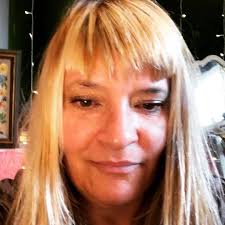 Another beautiful golden Buddha head glows in the dark!