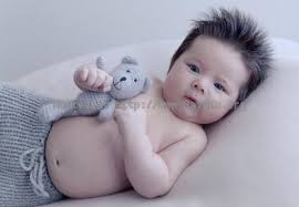 Pada perkembangan bayi 6 bulan, bayi akan belajar memaksimalkan fungsi jari jemarinya dengan baik. Pertumbuhan Dan Perkembangan Bayi Usia 6 Bulan Bayiku Org