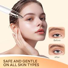 BEENLE Rimozione dei peli del viso da donna, 2 in 1, indolore, rasoio  elettrico per sopracciglia, ricaricabile, portatile, per sopracciglia,  labbra, corpo da donna, luce LED integrata (bianco) : Amazon.it: Salute e