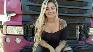Sheila Bellaver - Conheça a loira do Scania Rosa | Blog da Superbid