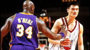 Yao says he's 7 feet 4 i think he's 7 foot 8 for the record, yao was listed at 7'6 throughout his nba career. When Shaq Tried To Bully A Rookie Yao Ming And Instantly Regretted It Youtube