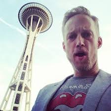 Katie Dinger's Instagram, Twitter & Facebook