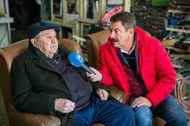 Quim barreiros (born june 19, 1947) is a portuguese pimba music writer and singer. Pai De Quim Barreiros Faz 100 Anos E Continua A Tocar Acordeao