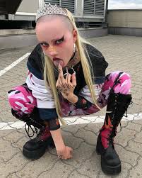 deviant | Haircut, headshave and bald fetish blog