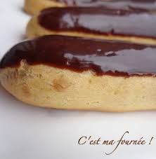 L Eclair Au Chocolat Et Son Glacage Choco Caramel Recipe In French Outstanding Chocolate Carame Eclair Au Chocolat Recette Glacage Recette Ganache Chocolat
