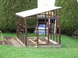 Le Toit Pose Serre Arriere Cour Jardinage En Serre Serre Jardin