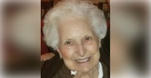 Amy Giunta's Instagram, Twitter & Facebook