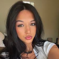 ashton vance (@ashtonkeilani)